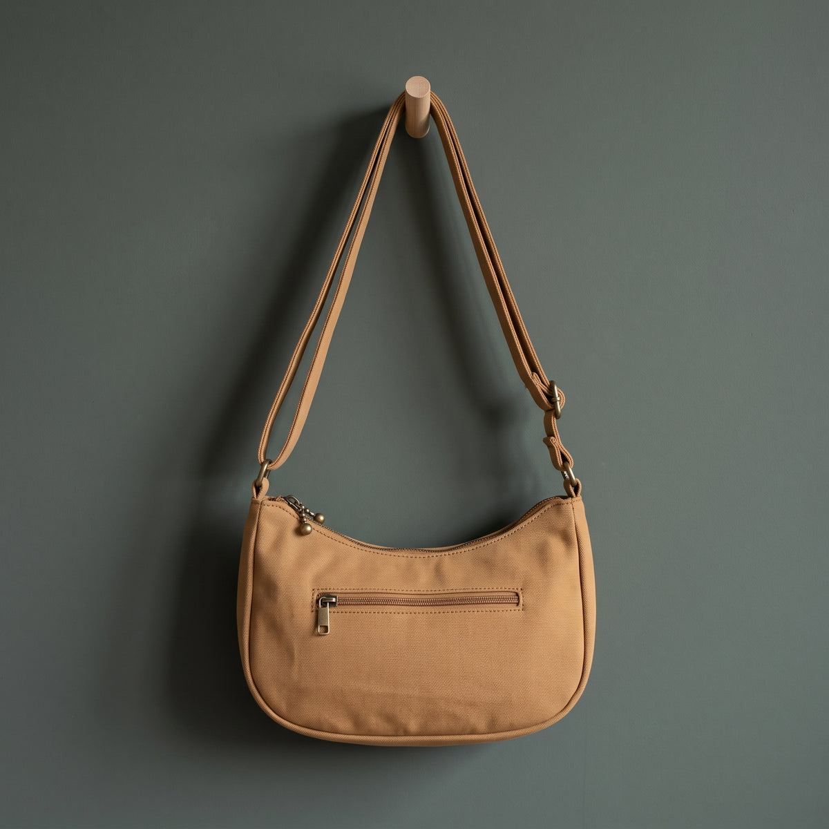 Crescent Bag Sewing Pattern PDF | Crossbody Shoulder Bag with Zip Pocket | A4, A0 Copyshop & Layered Files