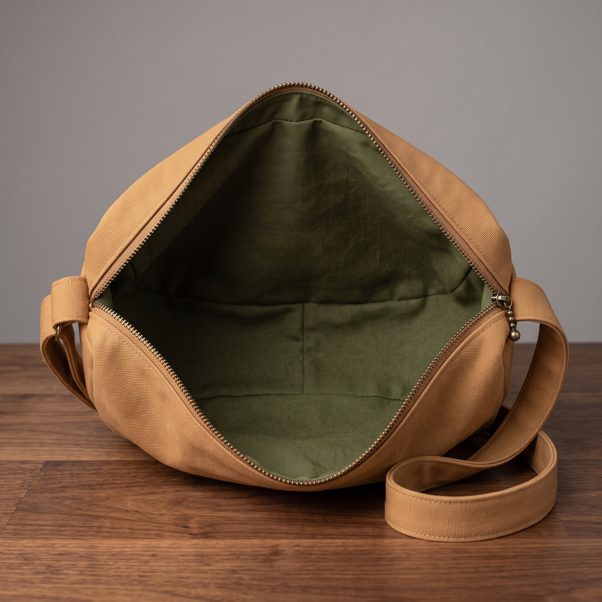 Crescent Bag Sewing Pattern PDF | Crossbody Shoulder Bag with Zip Pocket | A4, A0 Copyshop & Layered Files