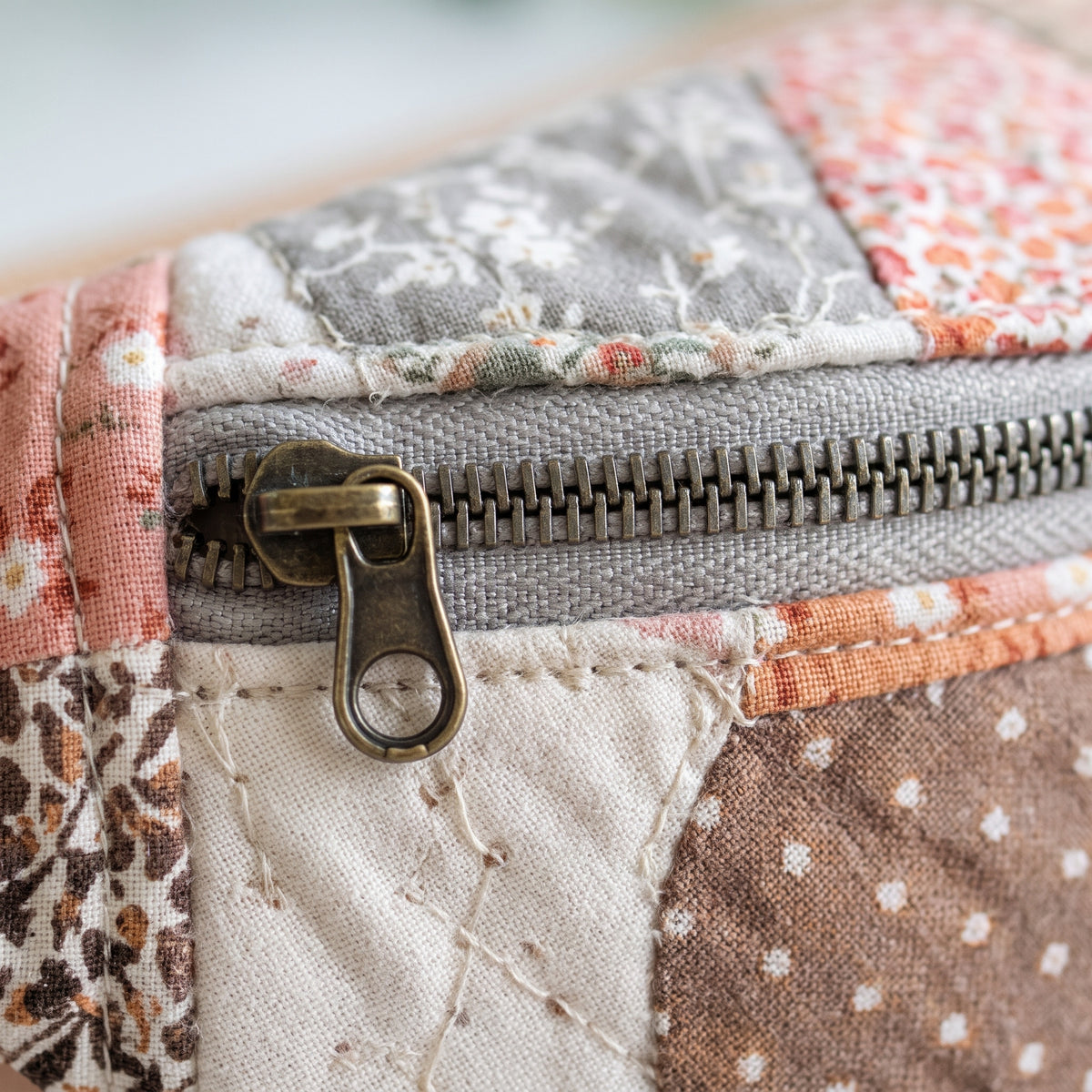Patchwork Fanny Pack Sewing Pattern PDF, Half Moon Belt Bag with Lace Ruffle and Curved Zipper, Vintage Quilt Upcycle