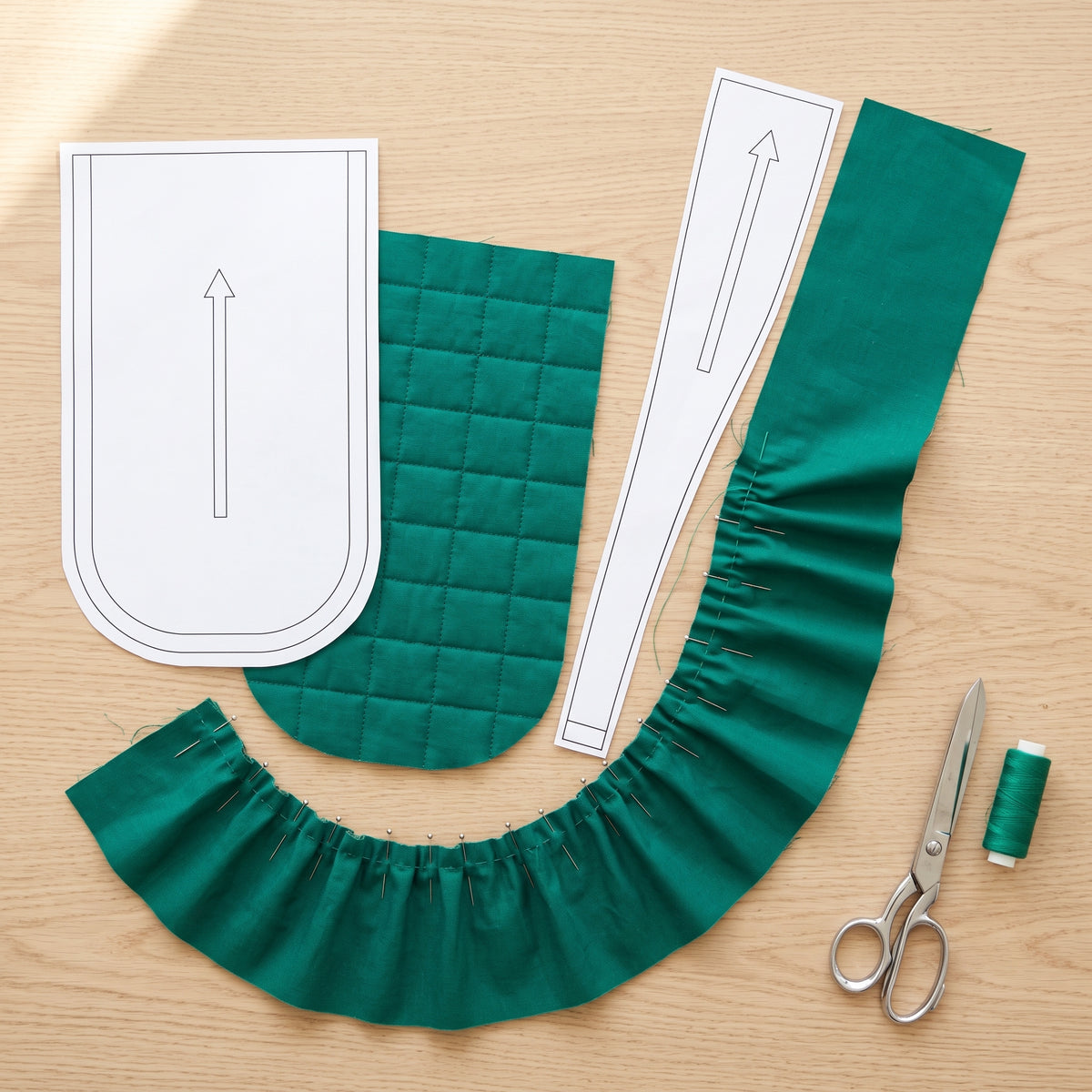 Ruffle Zipper Pouch Sewing Pattern PDF, 3 Sizes, Frill Makeup Bag
