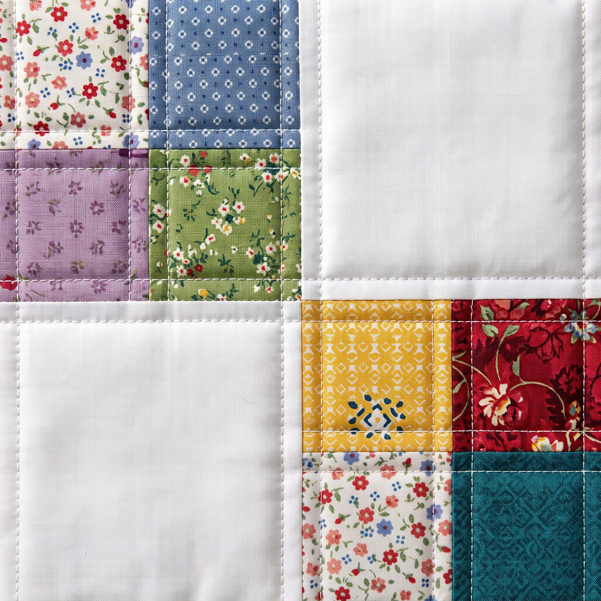 Modern Patchwork Quilt Pattern PDF | Queen Bed Quilt | Fat Quarter