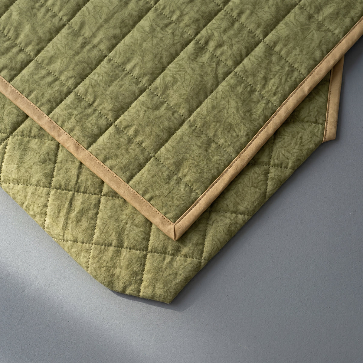 Modern Patchwork Quilt Pattern PDF | Queen Bed Quilt | Fat Quarter