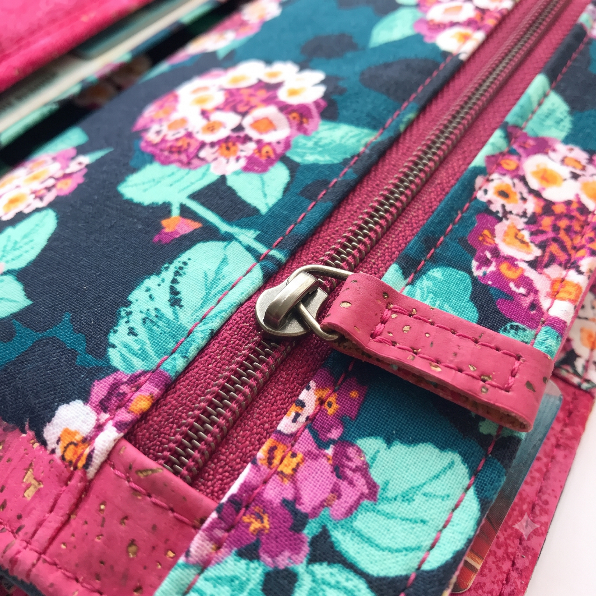 Wallet Sewing Pattern PDF, Twist Lock Clutch Wallet with Card Slots and Zipper Pockets, Advanced Beginner Bag Pattern, Instant Download