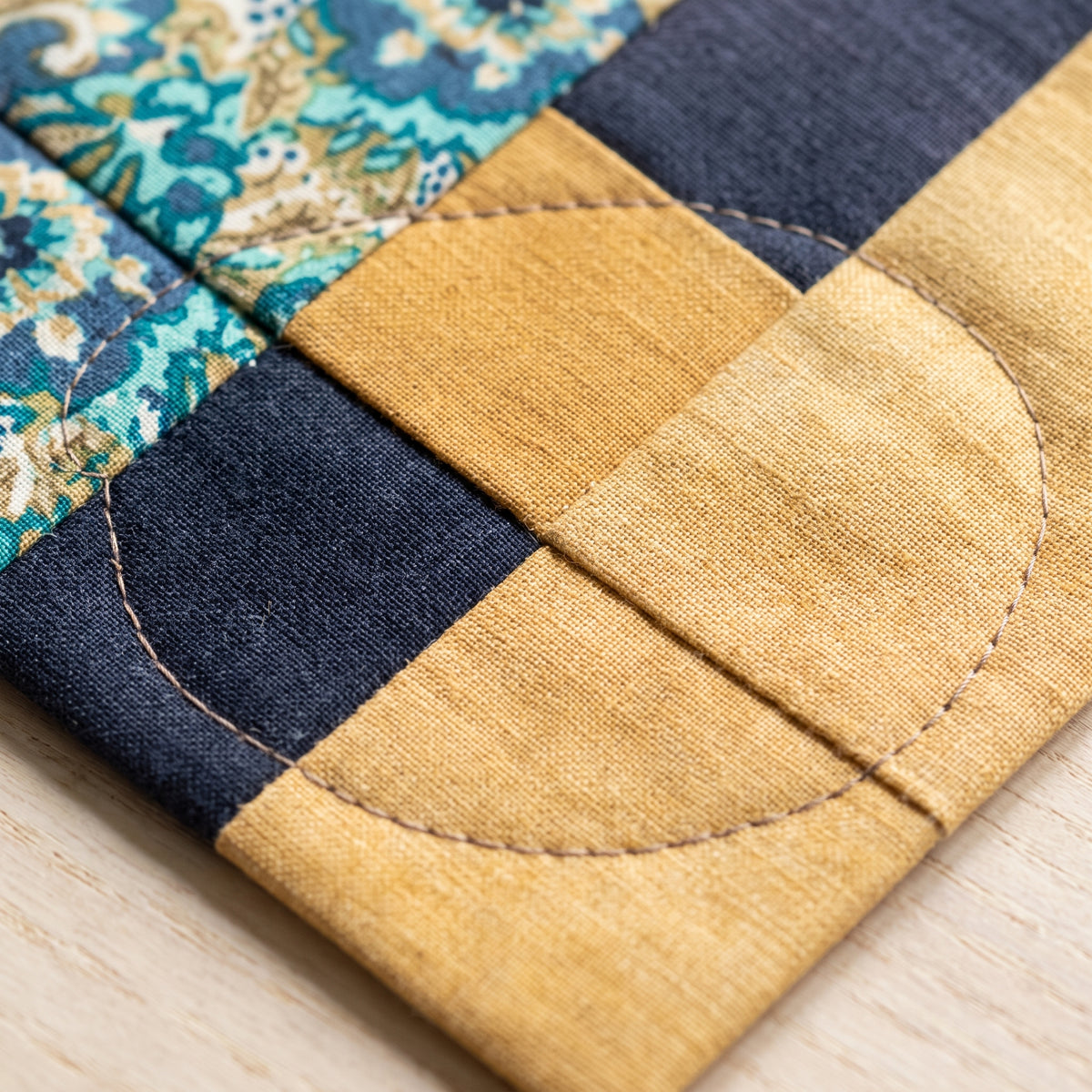 Linked Squares Quilt Pattern PDF, Easy Throw Quilt for Beginners